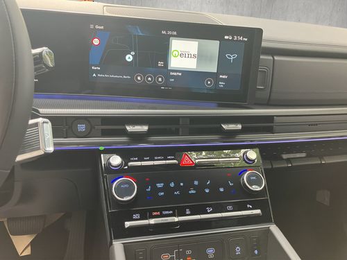 https://csb-strapi-files.fsn1.your-objectstorage.com/inventory-cars/images/7351e6cd2ee24a3e007fc3053927a186c59cb8cb/12_500_2147.jpg
