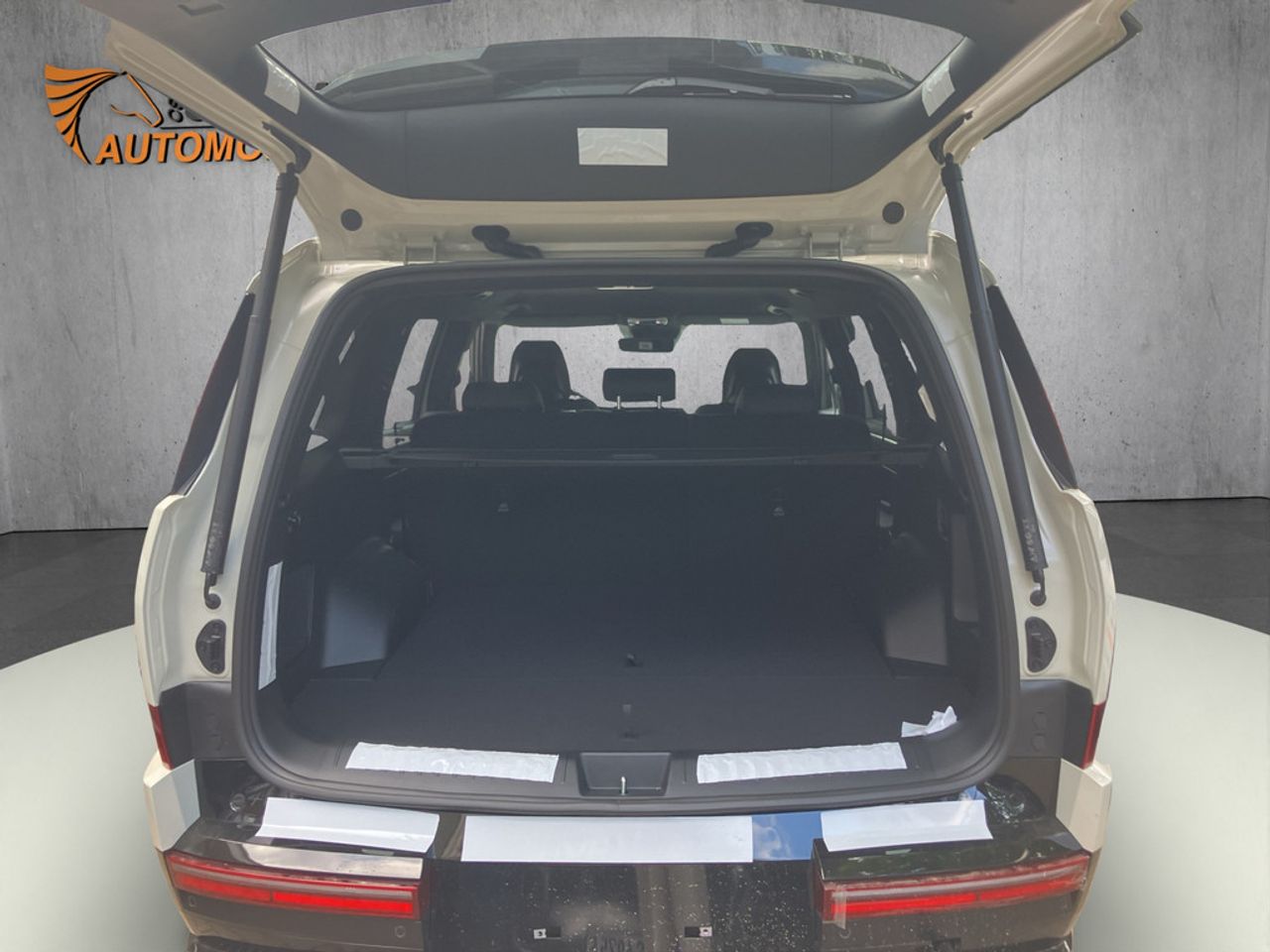 https://csb-strapi-files.fsn1.your-objectstorage.com/inventory-cars/images/7351e6cd2ee24a3e007fc3053927a186c59cb8cb/18_1280_3786.jpg