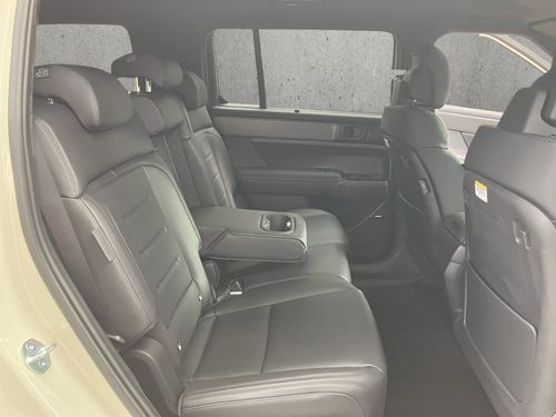 https://csb-strapi-files.fsn1.your-objectstorage.com/inventory-cars/images/7351e6cd2ee24a3e007fc3053927a186c59cb8cb/19_500_3559.jpg