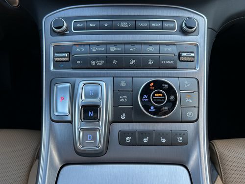 https://csb-strapi-files.fsn1.your-objectstorage.com/inventory-cars/images/741f7d80934fc152cd90ba13bbef27bf6d155eef/17_500_9985.jpg