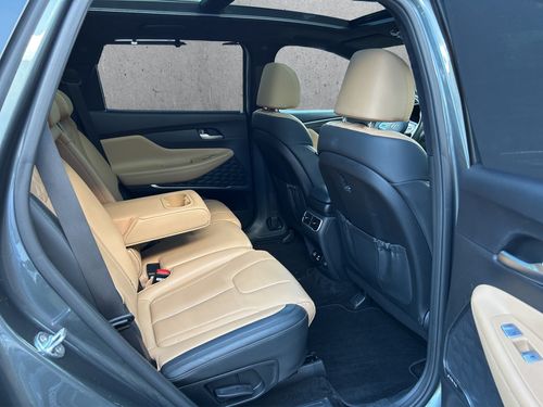 https://csb-strapi-files.fsn1.your-objectstorage.com/inventory-cars/images/741f7d80934fc152cd90ba13bbef27bf6d155eef/19_500_5132.jpg