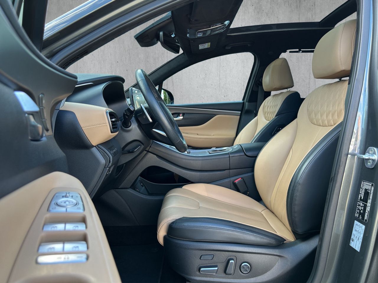 https://csb-strapi-files.fsn1.your-objectstorage.com/inventory-cars/images/741f7d80934fc152cd90ba13bbef27bf6d155eef/9_1280_4408.jpg
