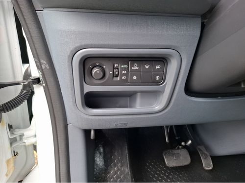 https://csb-strapi-files.fsn1.your-objectstorage.com/inventory-cars/images/7552825947d8065c328b1bc4264173270cf2425c/15_500_2937.jpg