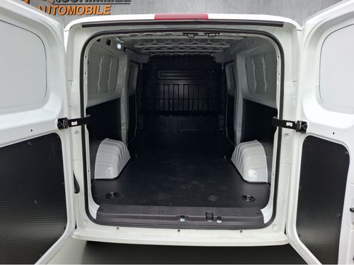 https://csb-strapi-files.fsn1.your-objectstorage.com/inventory-cars/images/7552825947d8065c328b1bc4264173270cf2425c/17_500_1411.jpg