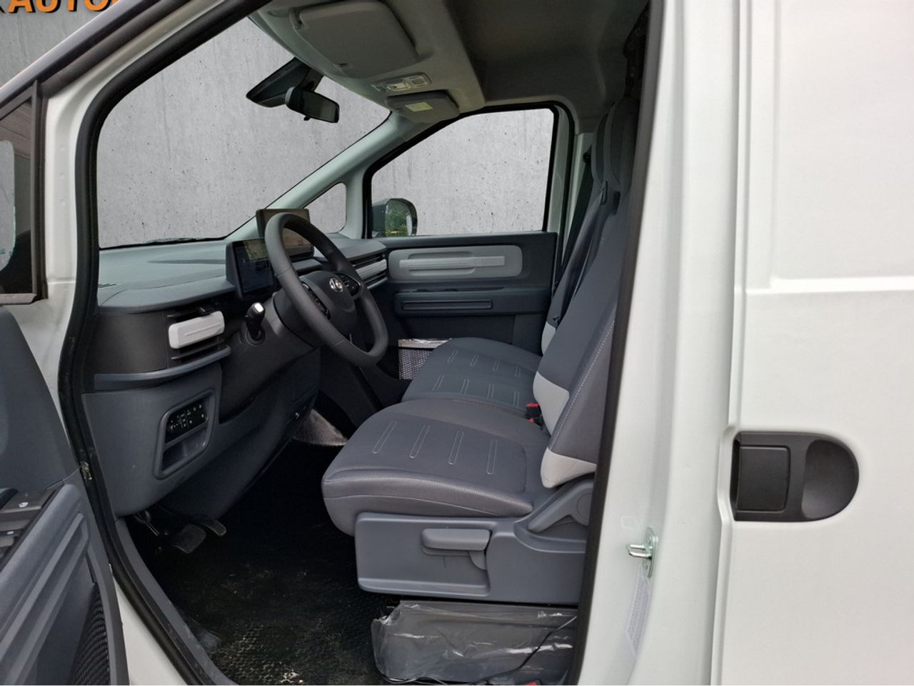 https://csb-strapi-files.fsn1.your-objectstorage.com/inventory-cars/images/7552825947d8065c328b1bc4264173270cf2425c/9_1280_7652.jpg