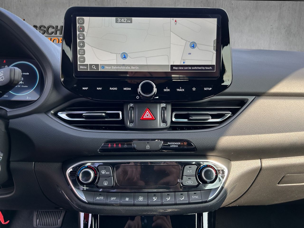 https://csb-strapi-files.fsn1.your-objectstorage.com/inventory-cars/images/75fe97ad885cff799f86af75bd9bd69a305056c6/12_1280_3384.jpg