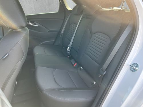 https://csb-strapi-files.fsn1.your-objectstorage.com/inventory-cars/images/75fe97ad885cff799f86af75bd9bd69a305056c6/15_500_9583.jpg