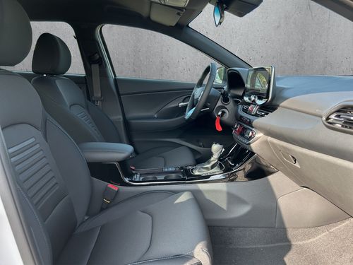 https://csb-strapi-files.fsn1.your-objectstorage.com/inventory-cars/images/75fe97ad885cff799f86af75bd9bd69a305056c6/20_500_9153.jpg