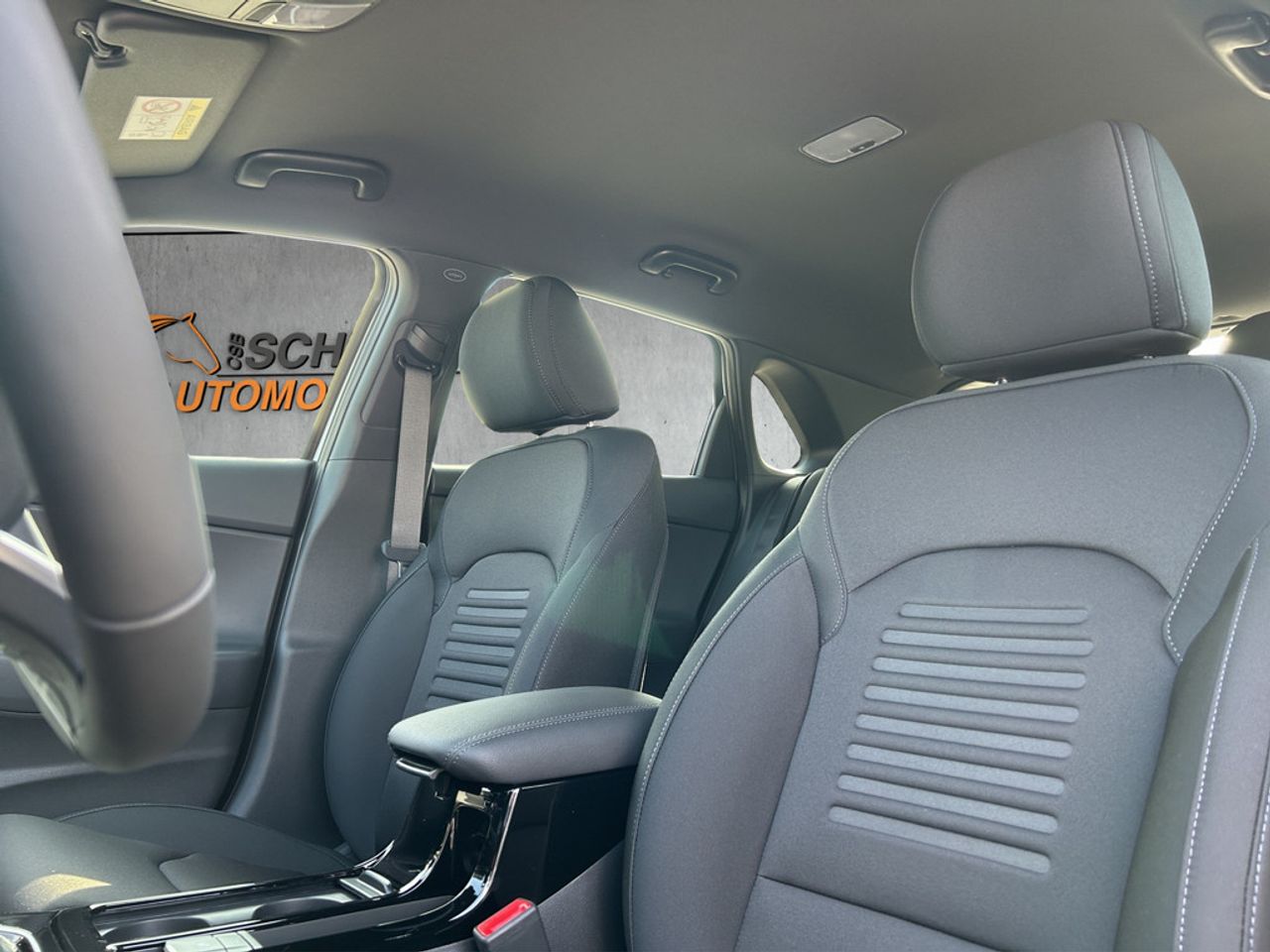 https://csb-strapi-files.fsn1.your-objectstorage.com/inventory-cars/images/75fe97ad885cff799f86af75bd9bd69a305056c6/22_1280_9359.jpg