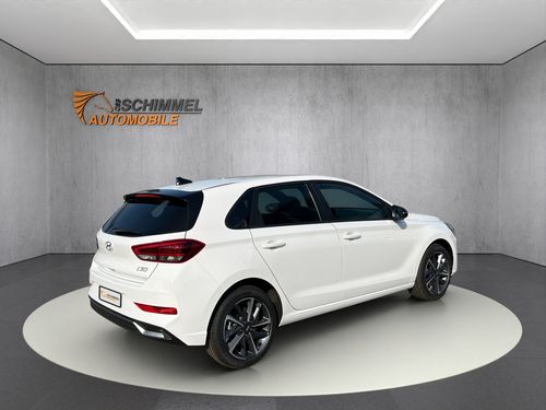 https://csb-strapi-files.fsn1.your-objectstorage.com/inventory-cars/images/75fe97ad885cff799f86af75bd9bd69a305056c6/6_500_9797.jpg