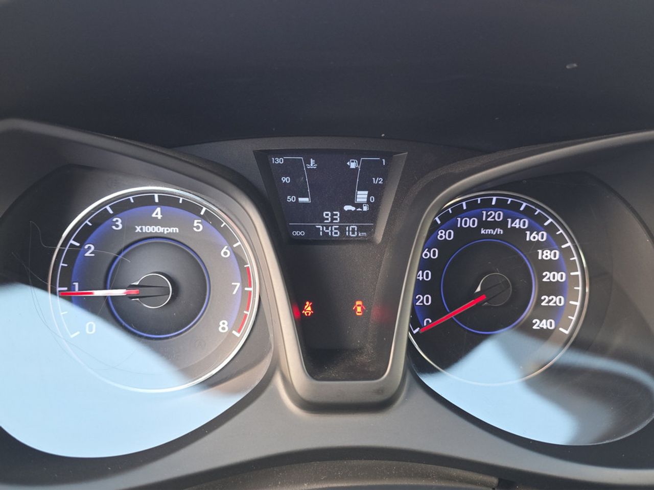 https://csb-strapi-files.fsn1.your-objectstorage.com/inventory-cars/images/767ae475db45dbd0e477db451cbf624ccc0a9d3c/12_1280_8642.jpg