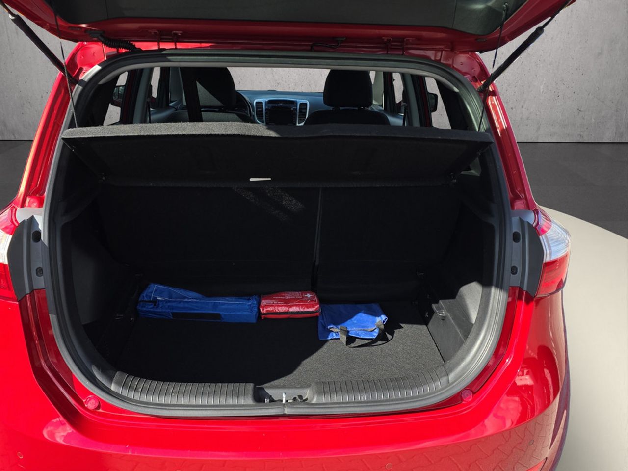 https://csb-strapi-files.fsn1.your-objectstorage.com/inventory-cars/images/767ae475db45dbd0e477db451cbf624ccc0a9d3c/5_1280_9276.jpg