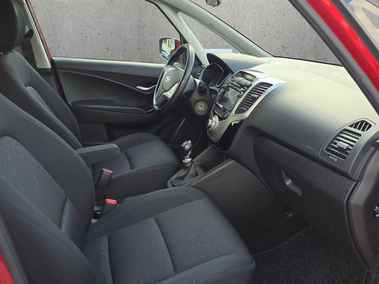 https://csb-strapi-files.fsn1.your-objectstorage.com/inventory-cars/images/767ae475db45dbd0e477db451cbf624ccc0a9d3c/8_1280_5040.jpg