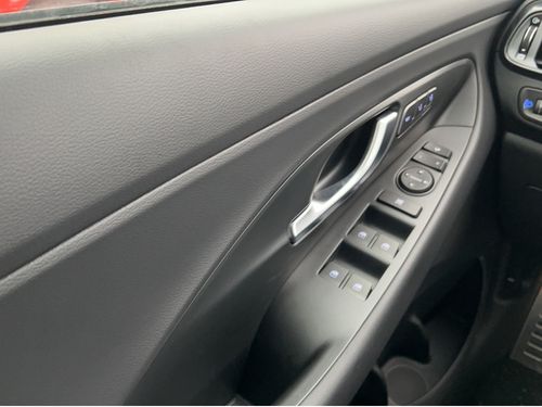 https://csb-strapi-files.fsn1.your-objectstorage.com/inventory-cars/images/79127a90419c7d6b5ab529d2df865b2c0656ab25/13_500_7696.jpg