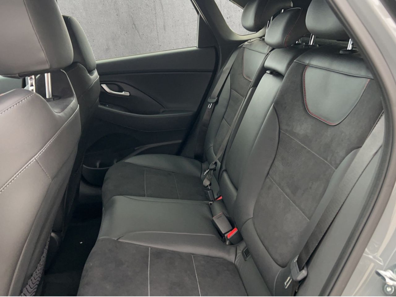 https://csb-strapi-files.fsn1.your-objectstorage.com/inventory-cars/images/79127a90419c7d6b5ab529d2df865b2c0656ab25/15_1280_1002.jpg
