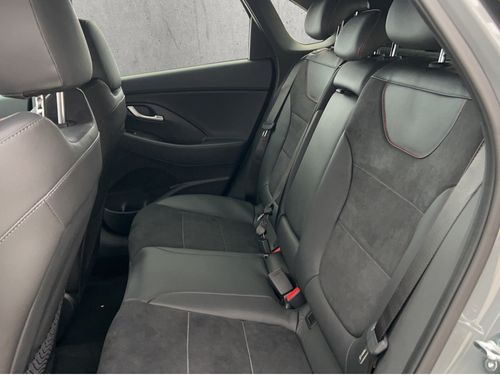 https://csb-strapi-files.fsn1.your-objectstorage.com/inventory-cars/images/79127a90419c7d6b5ab529d2df865b2c0656ab25/15_500_1388.jpg