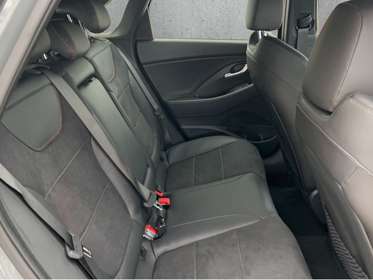 https://csb-strapi-files.fsn1.your-objectstorage.com/inventory-cars/images/79127a90419c7d6b5ab529d2df865b2c0656ab25/19_1280_5504.jpg