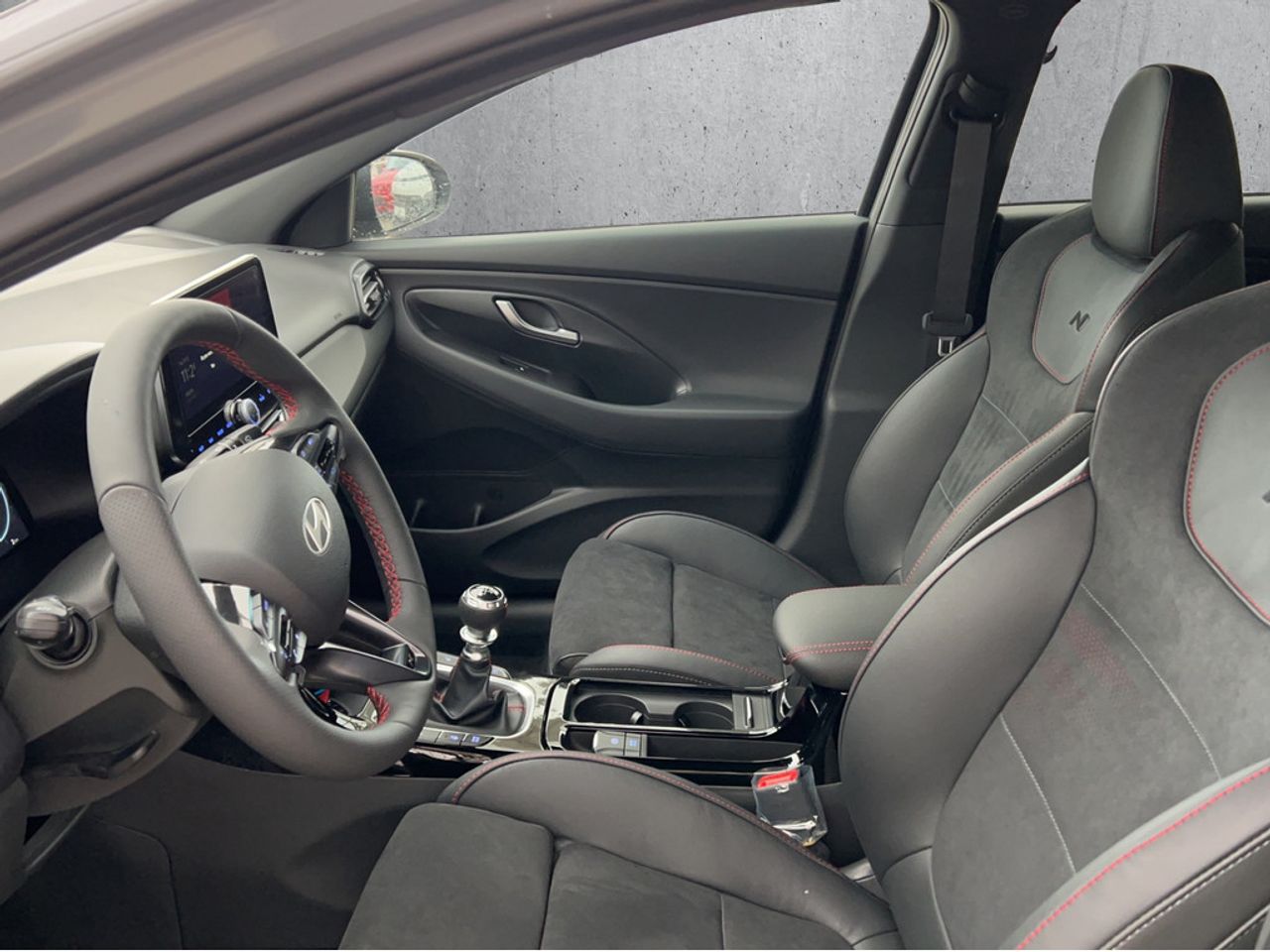 https://csb-strapi-files.fsn1.your-objectstorage.com/inventory-cars/images/79127a90419c7d6b5ab529d2df865b2c0656ab25/9_1280_3881.jpg