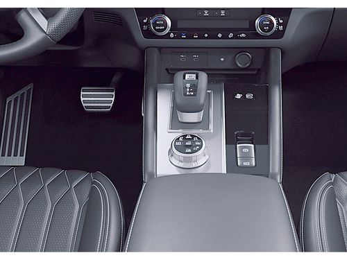 https://csb-strapi-files.fsn1.your-objectstorage.com/inventory-cars/images/7adb179be4efbd3e6904fab40e075141fd676c36/11_500_7295.jpg