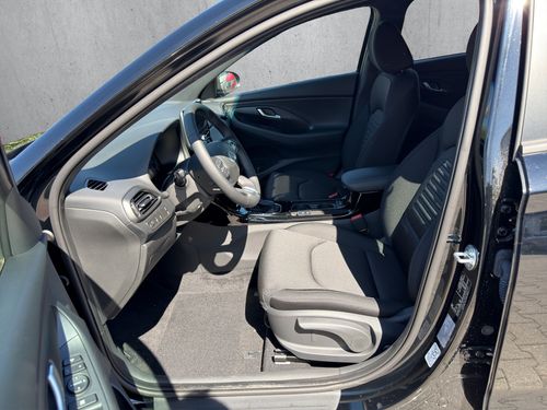 https://csb-strapi-files.fsn1.your-objectstorage.com/inventory-cars/images/7b6546c5c69befae20b1c7a396d57737e09fb15c/10_500_7115.jpg