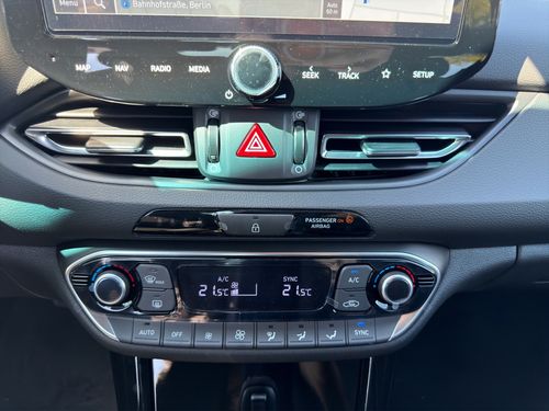 https://csb-strapi-files.fsn1.your-objectstorage.com/inventory-cars/images/7b6546c5c69befae20b1c7a396d57737e09fb15c/16_500_9705.jpg
