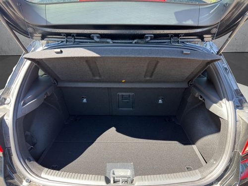 https://csb-strapi-files.fsn1.your-objectstorage.com/inventory-cars/images/7b6546c5c69befae20b1c7a396d57737e09fb15c/5_500_8302.jpg