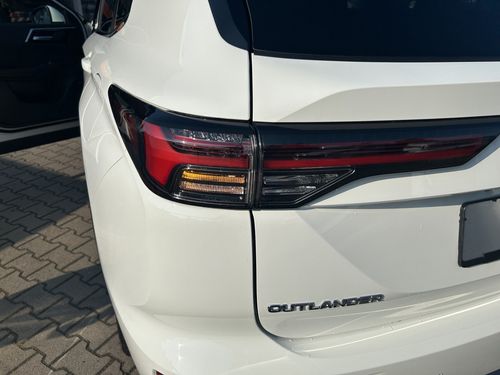 https://csb-strapi-files.fsn1.your-objectstorage.com/inventory-cars/images/7b8b256b24a6d63153b5411fc801c99dd8ff569f/23_500_8721.jpg