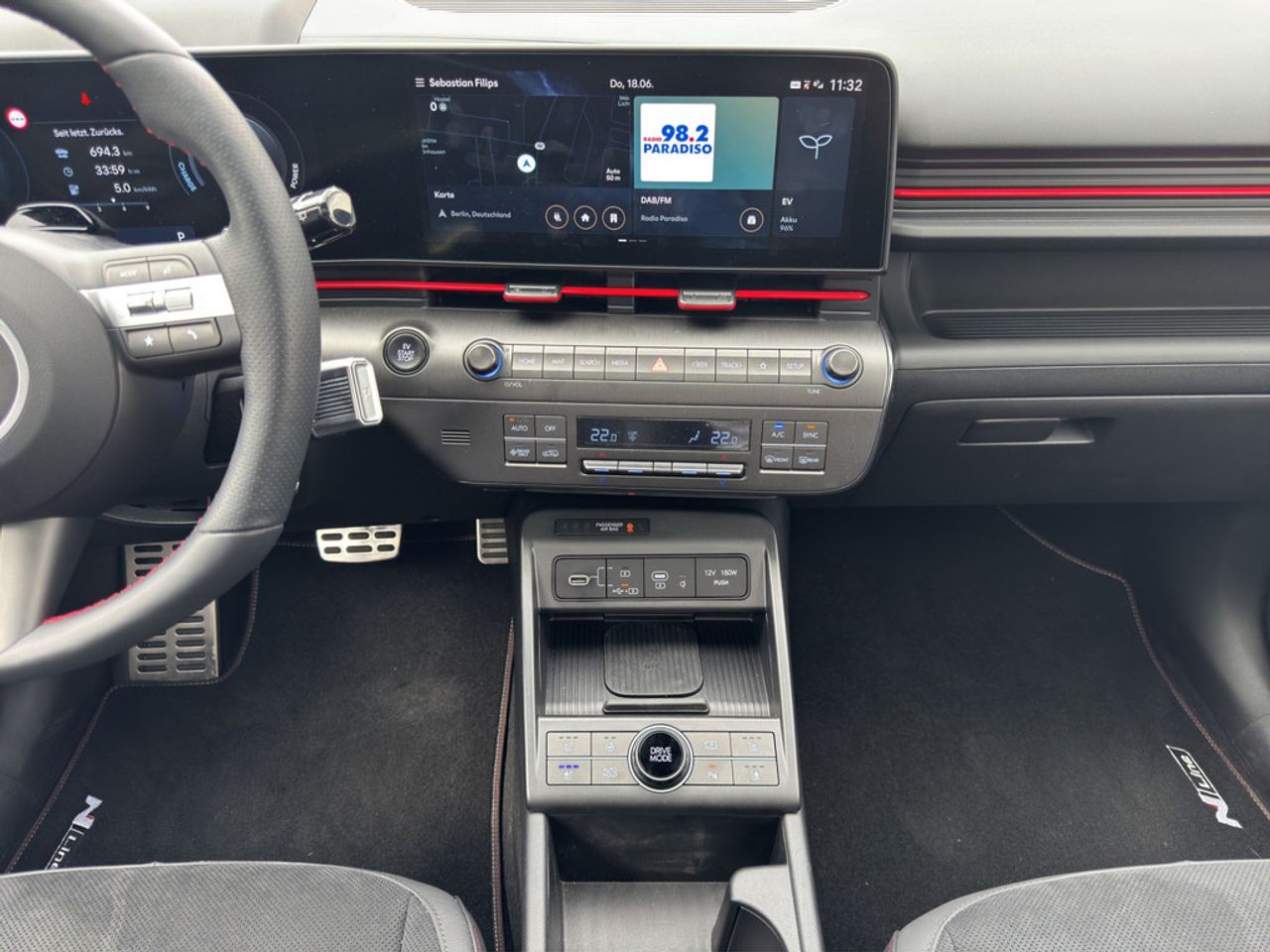https://csb-strapi-files.fsn1.your-objectstorage.com/inventory-cars/images/7b9649996bea0e06b0281fdfe286de7dbfde035a/17_1280_7529.jpg