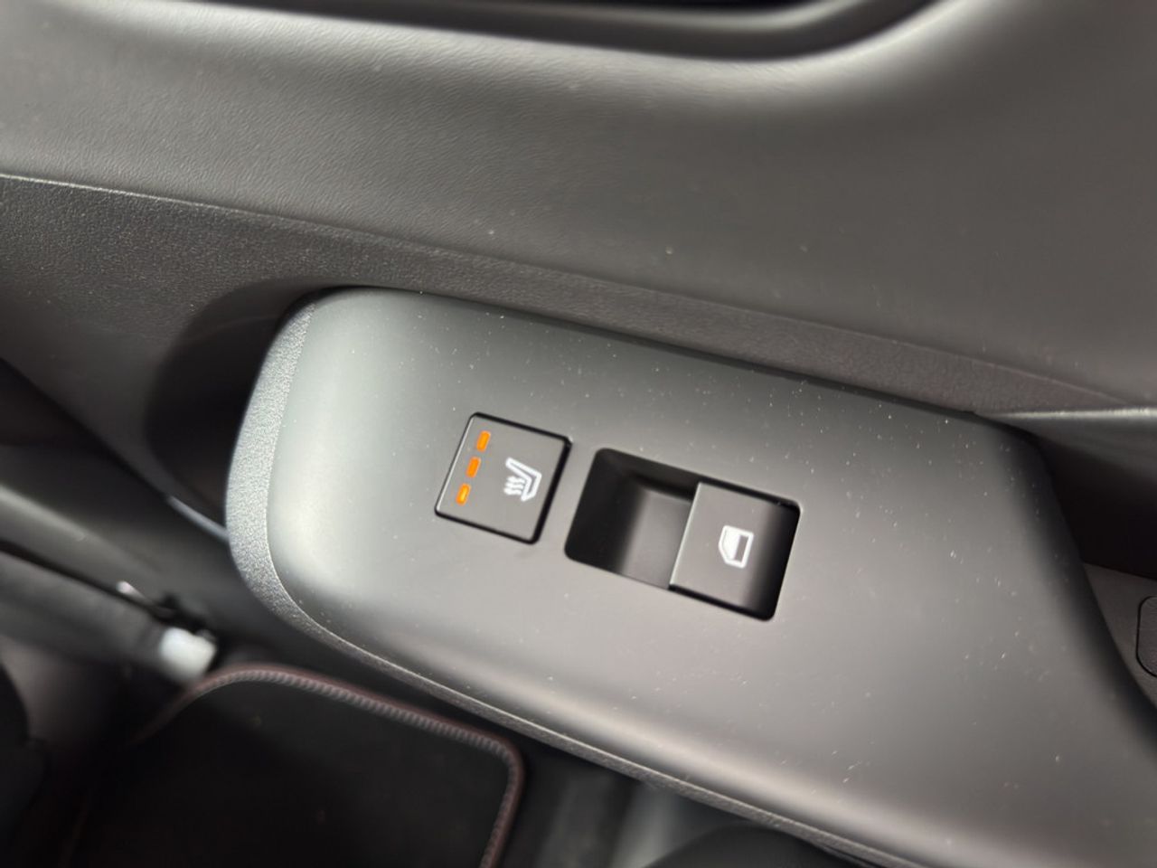 https://csb-strapi-files.fsn1.your-objectstorage.com/inventory-cars/images/7b9649996bea0e06b0281fdfe286de7dbfde035a/21_1280_4846.jpg