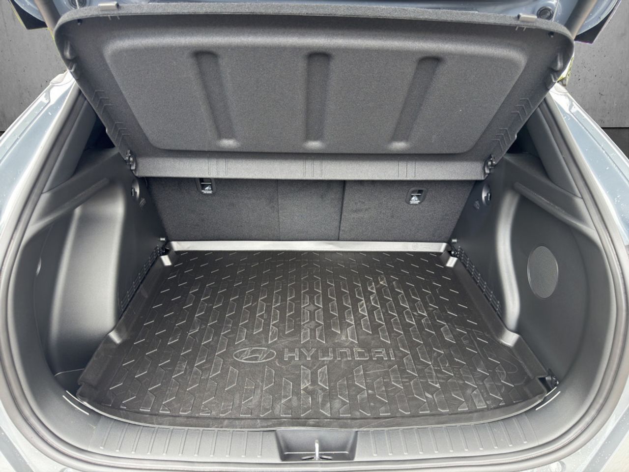 https://csb-strapi-files.fsn1.your-objectstorage.com/inventory-cars/images/7b9649996bea0e06b0281fdfe286de7dbfde035a/5_1280_7585.jpg
