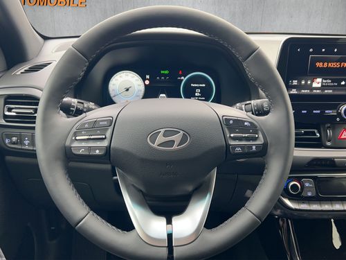 https://csb-strapi-files.fsn1.your-objectstorage.com/inventory-cars/images/7c1970ee128b2d6b1bb8c735a816e1d3d77a0724/10_500_5575.jpg