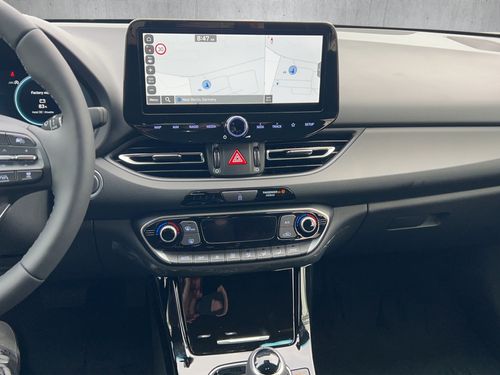 https://csb-strapi-files.fsn1.your-objectstorage.com/inventory-cars/images/7c1970ee128b2d6b1bb8c735a816e1d3d77a0724/12_500_2254.jpg