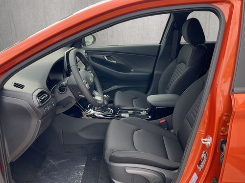 https://csb-strapi-files.fsn1.your-objectstorage.com/inventory-cars/images/7c1970ee128b2d6b1bb8c735a816e1d3d77a0724/9_500_1152.jpg