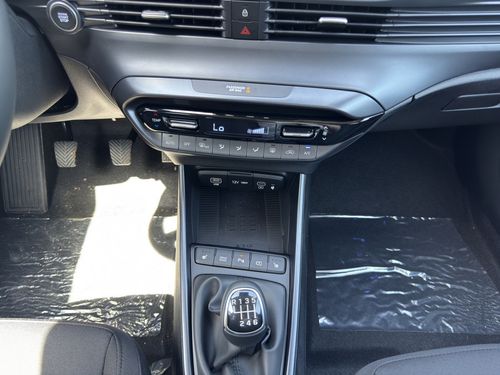 https://csb-strapi-files.fsn1.your-objectstorage.com/inventory-cars/images/7ccbfe68a3b4c9bc42bde00fc90b6be35fe99e77/17_500_8889.jpg