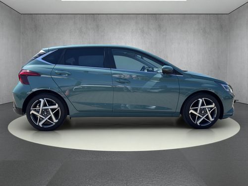 https://csb-strapi-files.fsn1.your-objectstorage.com/inventory-cars/images/7ccbfe68a3b4c9bc42bde00fc90b6be35fe99e77/7_500_1866.jpg