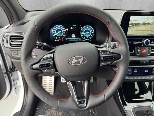 https://csb-strapi-files.fsn1.your-objectstorage.com/inventory-cars/images/7cdc97dbfb624856abe0fd33e12af061e9824ef1/10_500_3662.jpg