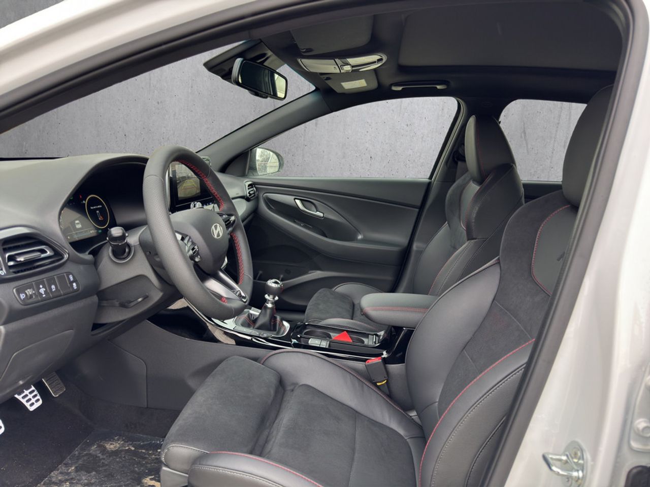 https://csb-strapi-files.fsn1.your-objectstorage.com/inventory-cars/images/7cdc97dbfb624856abe0fd33e12af061e9824ef1/9_1280_3381.jpg