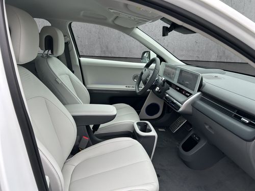 https://csb-strapi-files.fsn1.your-objectstorage.com/inventory-cars/images/7d608403ed53537e09238017d9b2fdc1f8138be5/20_500_2898.jpg