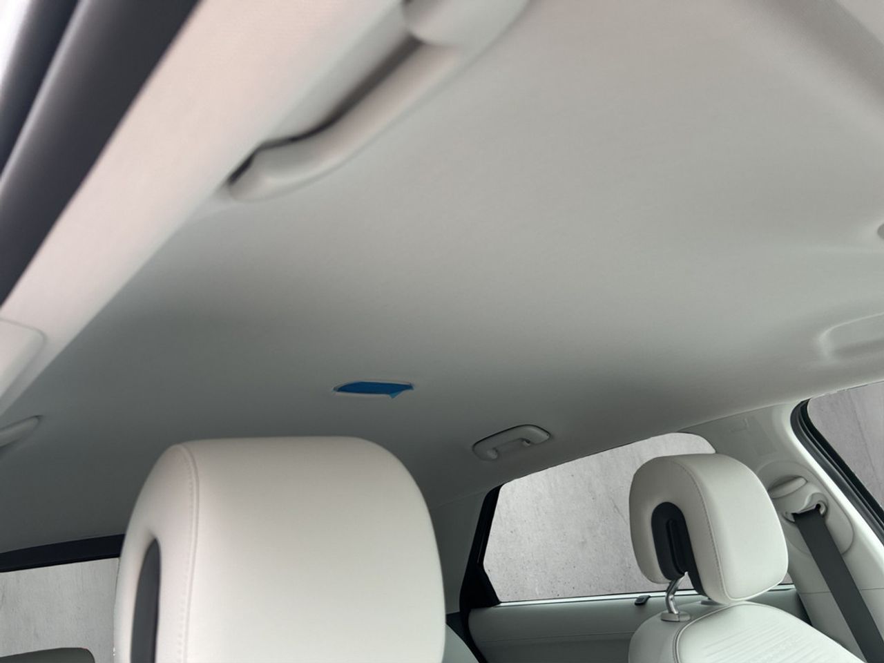 https://csb-strapi-files.fsn1.your-objectstorage.com/inventory-cars/images/7d608403ed53537e09238017d9b2fdc1f8138be5/22_1280_3711.jpg