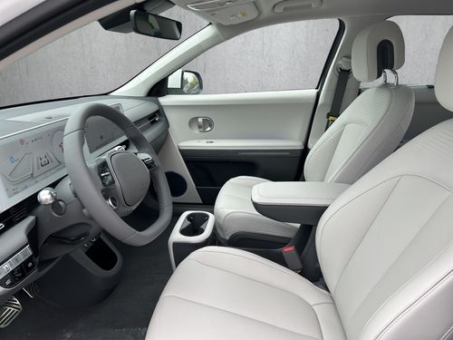 https://csb-strapi-files.fsn1.your-objectstorage.com/inventory-cars/images/7d608403ed53537e09238017d9b2fdc1f8138be5/9_500_5378.jpg
