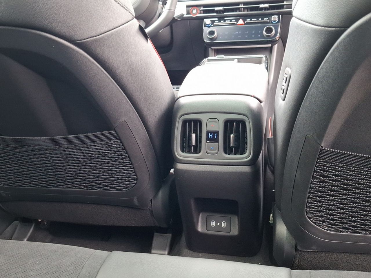 https://csb-strapi-files.fsn1.your-objectstorage.com/inventory-cars/images/7da6afaddb636b347aaa1c5ded96e43bc6d8ffe7/20_1280_4256.jpg