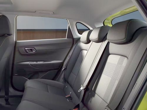 https://csb-strapi-files.fsn1.your-objectstorage.com/inventory-cars/images/7f0bead68b80d175ddca226906e71f58cc786abc/12_500_3987.jpg
