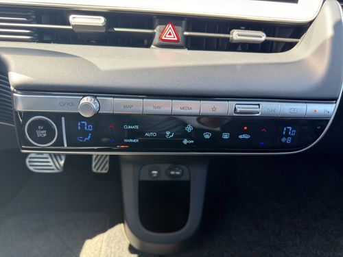 https://csb-strapi-files.fsn1.your-objectstorage.com/inventory-cars/images/7f35bb78e4857fbe0551ea7cc9601122f624f5aa/17_500_8738.jpg