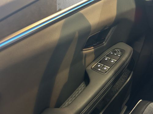 https://csb-strapi-files.fsn1.your-objectstorage.com/inventory-cars/images/7f6ad908e0d34b78e79b2b8d6f85f8d894d873ce/11_500_7341.jpg