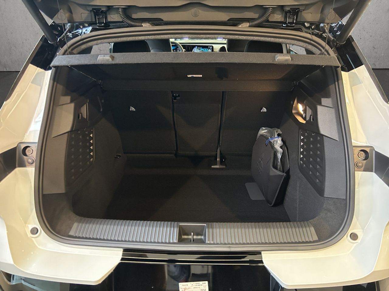 https://csb-strapi-files.fsn1.your-objectstorage.com/inventory-cars/images/7f6ad908e0d34b78e79b2b8d6f85f8d894d873ce/15_1280_9603.jpg