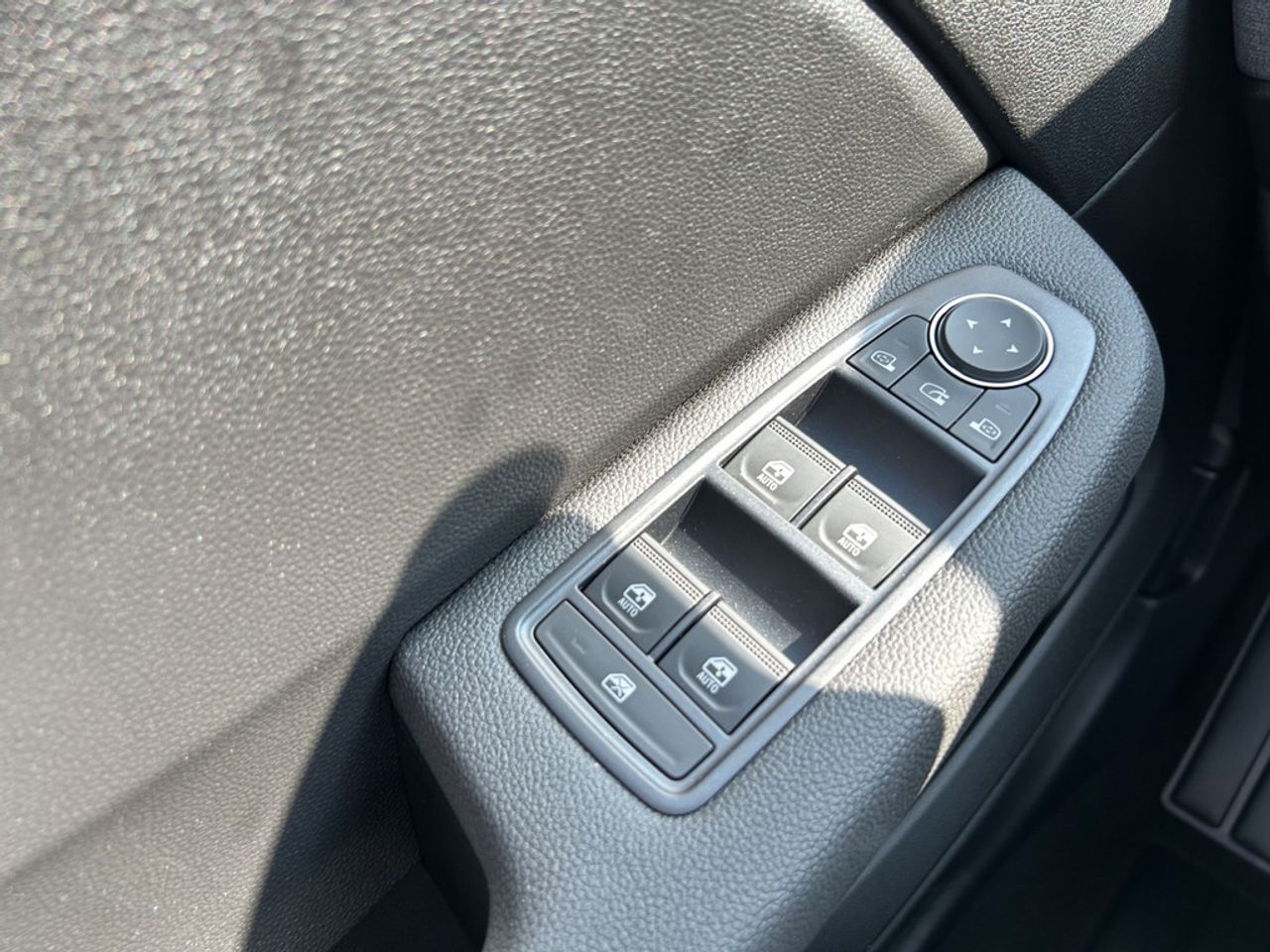 https://csb-strapi-files.fsn1.your-objectstorage.com/inventory-cars/images/7fc06c1f5618e32816afb914fc745ae14d75e11b/13_1280_1518.jpg