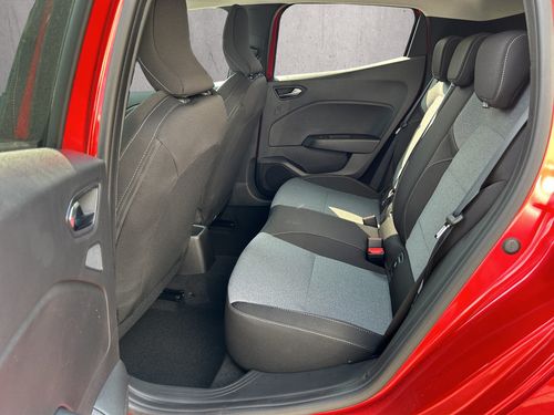 https://csb-strapi-files.fsn1.your-objectstorage.com/inventory-cars/images/7fc06c1f5618e32816afb914fc745ae14d75e11b/14_500_6896.jpg