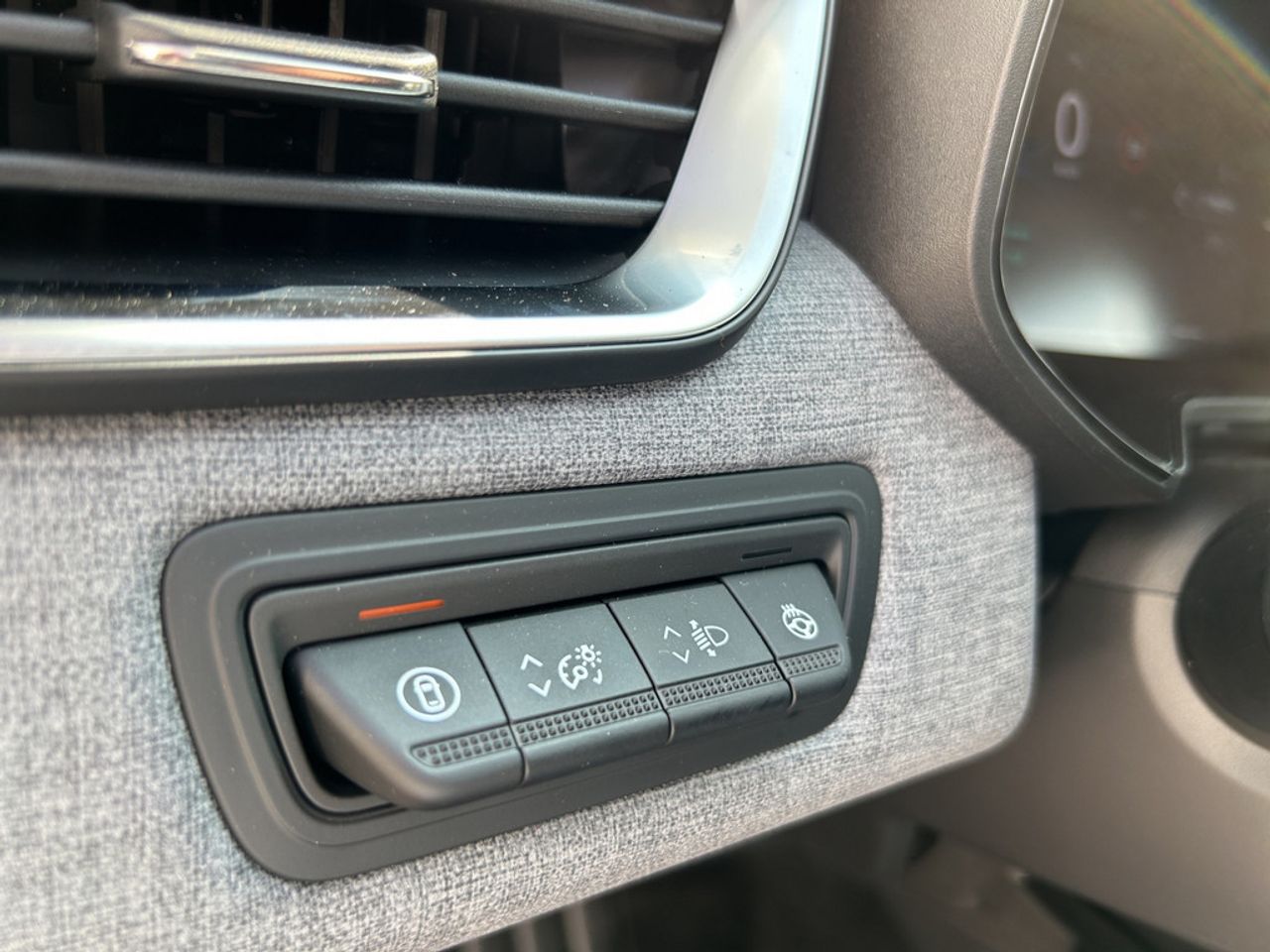 https://csb-strapi-files.fsn1.your-objectstorage.com/inventory-cars/images/7fc06c1f5618e32816afb914fc745ae14d75e11b/20_1280_7857.jpg