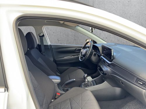 https://csb-strapi-files.fsn1.your-objectstorage.com/inventory-cars/images/801140e92601fc60f7b877404973a4e02b48459b/13_500_6890.jpg