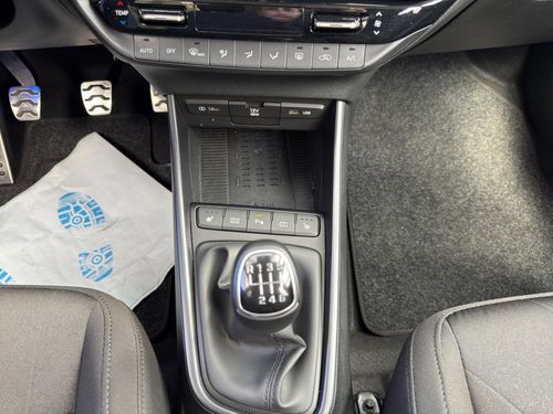 https://csb-strapi-files.fsn1.your-objectstorage.com/inventory-cars/images/801140e92601fc60f7b877404973a4e02b48459b/17_500_2816.jpg
